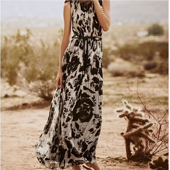 St John Women’s Designer Luxury Floral Pleated Sleeveless Maxi Dress Formal SZ 0 - Picture 2 of 11